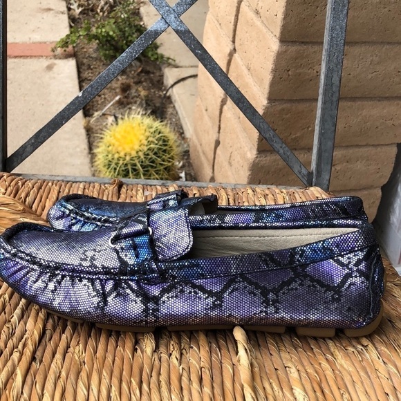 J. Renee Leather Faux Snakeskin Driving Shoe - Picture 6 of 11